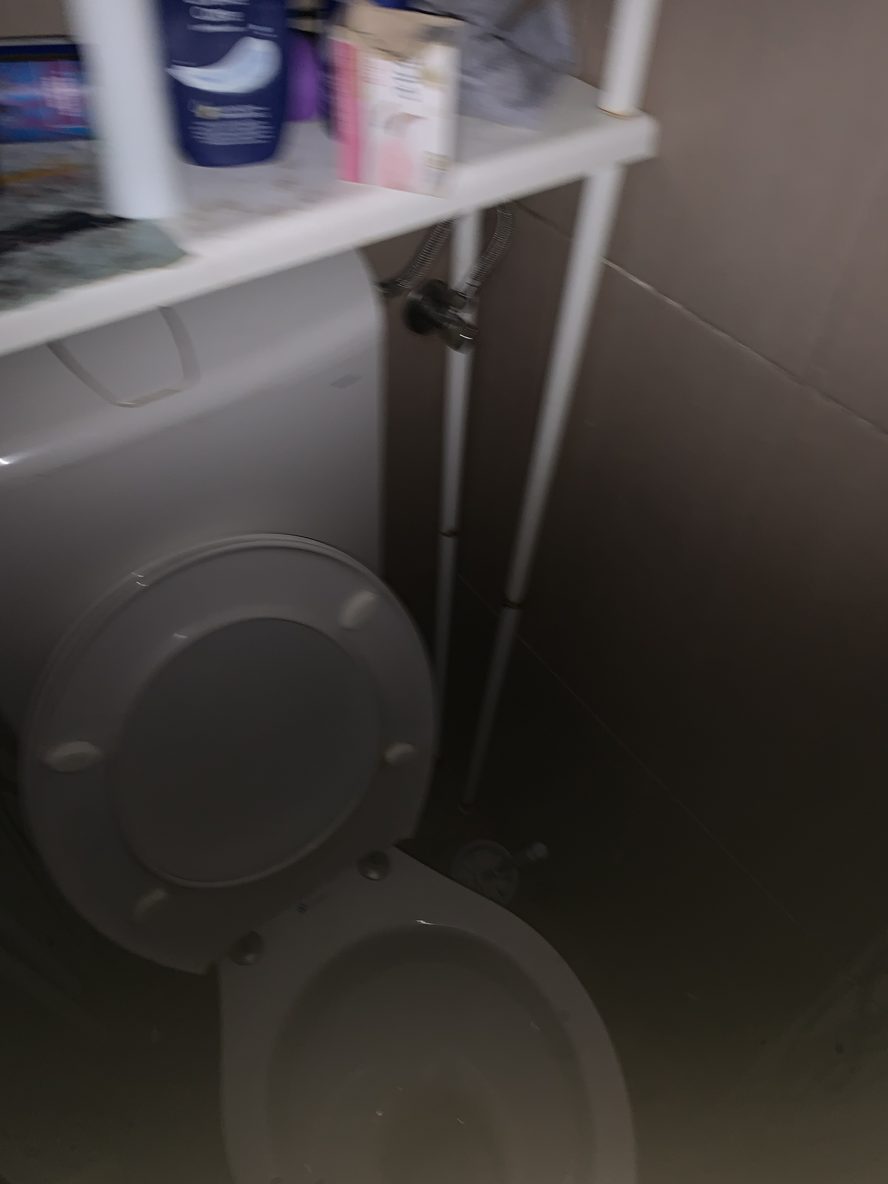 電気がつかなかった暗いトイレ